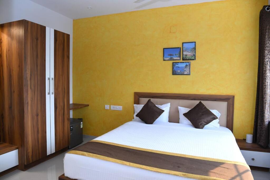 Beach Heaven Deluxe Rooms&Serviced Apartments Suratakal Buitenkant foto